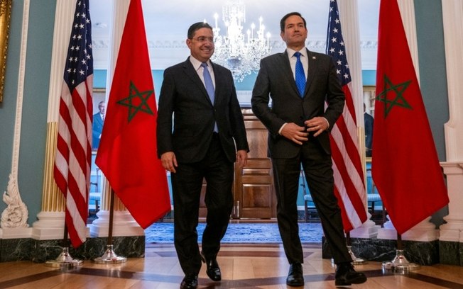O secretário de Estado americano Marco Rubio com seu colega do Marrocos Nasser Bourita em Washington, em 8 de abril de 2025