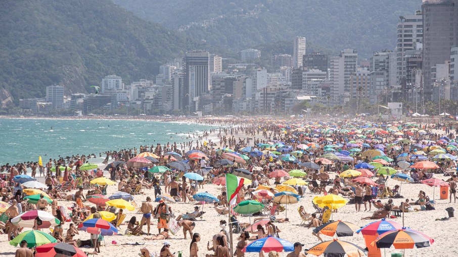 Quem planeja curtir uma praia no feriado, já pode se organizar, pois o clima será ótimo em algumas capitais.