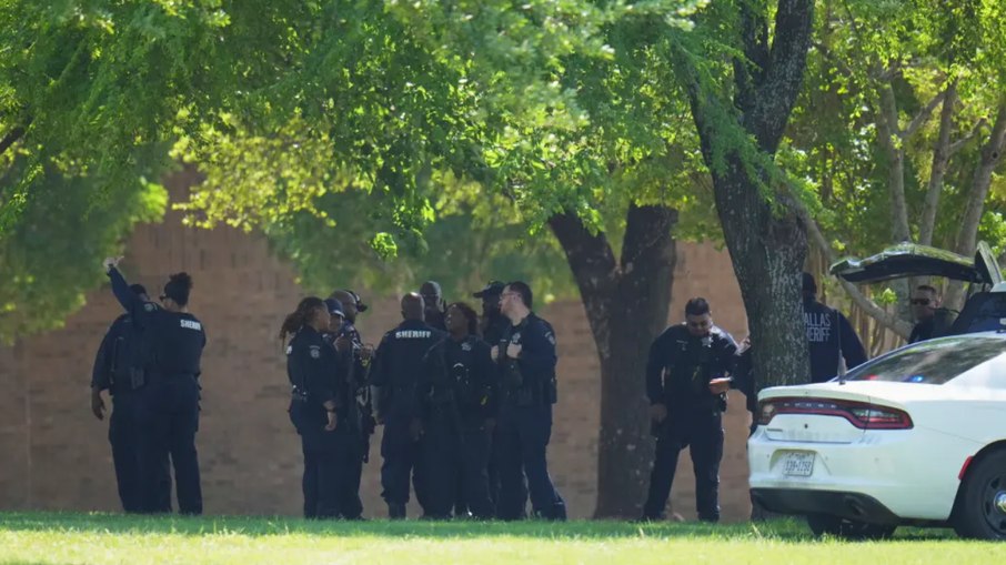 A polícia foi acionada relatos de tiroteio na Wilmer-Hutchins High School, em Dallas
