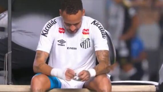 Jornalista detona Neymar: ‘É um pôster na parede’