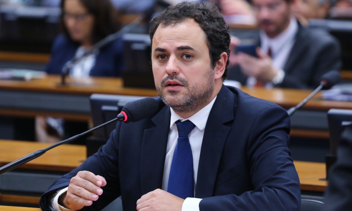 Glauber Braga anuncia greve de fome em protesto contra processo de cassação de mandato