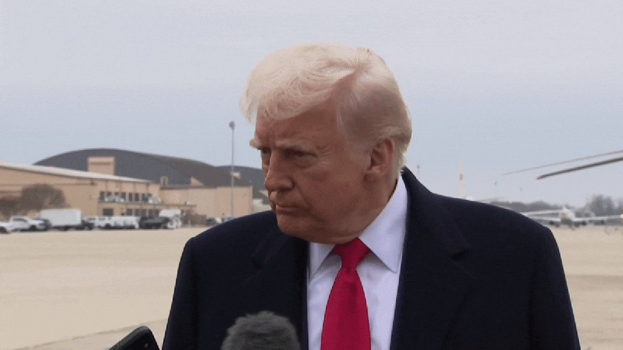 Presidente Trump anunciou programa de autodeportação no início de maio Presidente Trump anunciou programa de autodeportação no início de maio