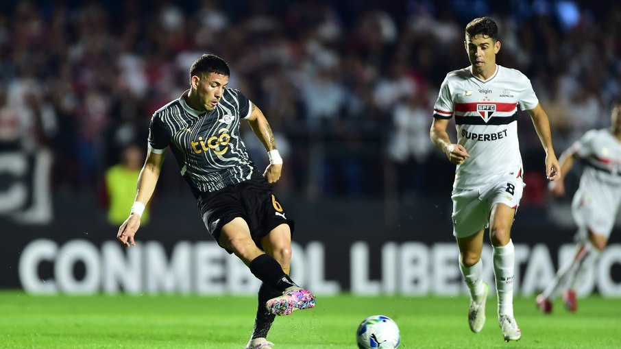 São Paulo busca empate com 1 a menos e vai às oitavas da Liberta São Paulo busca empate com 1 a menos e vai às oitavas da Liberta