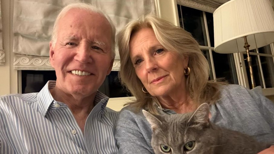 Joe Biden (à esquerda) e sua esposa, Jill Biden (à direita)