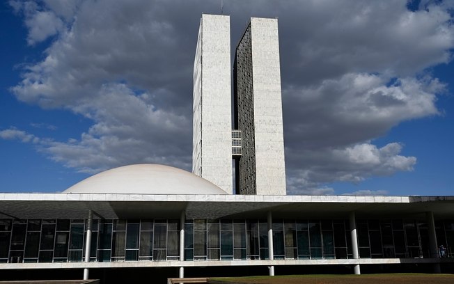 Governo busca consenso para votar reajuste de servidores federais nesta quarta-feira (21) Governo busca consenso para votar reajuste de servidores federais nesta quarta-feira (21)