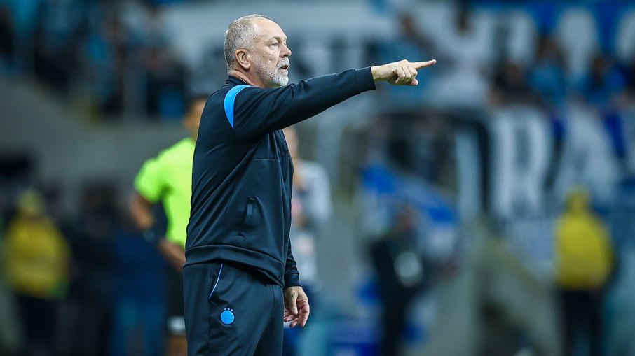 Mano Menezes é liberado de jogo do Grêmio por tragédia familiar