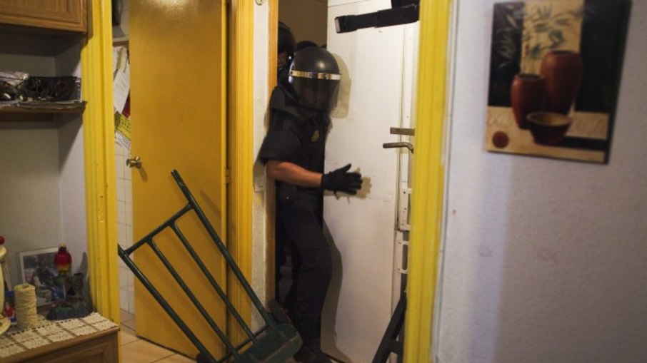 Polícia retira 