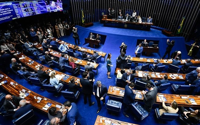 Senado vota PEC que amplia proteção a idosos e discute leis sobre petróleo, animais e educação inclusiva Senado vota PEC que amplia proteção a idosos e discute leis sobre petróleo, animais e educação inclusiva