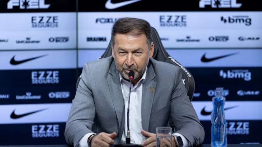 Augusto Melo admite saída iminente, mas não renuncia ao cargo de presidente do Corinthians