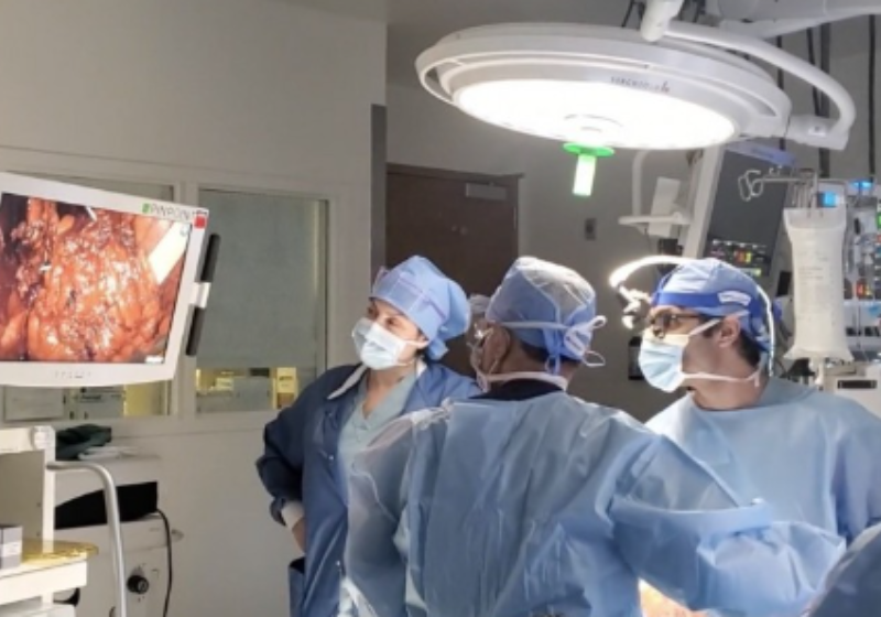 Primeiro transplante de bexiga do mundo é um sucesso; paciente fazia diálise há 7 anos Um homem, que fazia diálise há 7 anos, foi o primeiro paciente a receber um transplante de bexiga no mundo. Ele é dos EUA e tem 42 anos. - Foto: UCL/USC