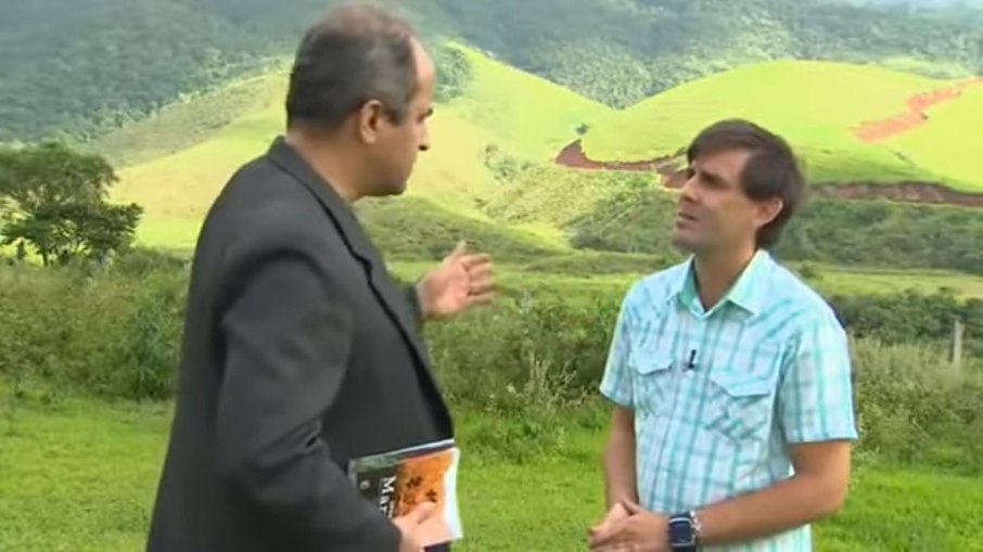 O escritor Rodrigo Nunes em entrevista ao programa 