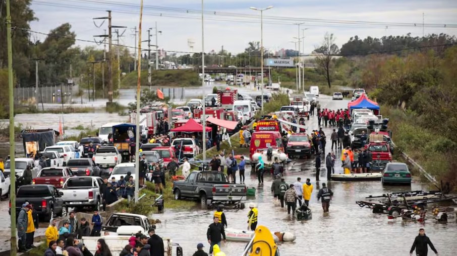 Várias estradas da Argentina foram interditadas por conta das fortes chuvas 