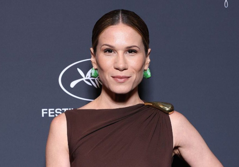 Brasileira do filme Manas é premiada em Cannes: Diretora Mulher Revelação Marianna Brennand, diretora de Manas, foi homenageada em Cannes. - Foto: Daniele Venturelli