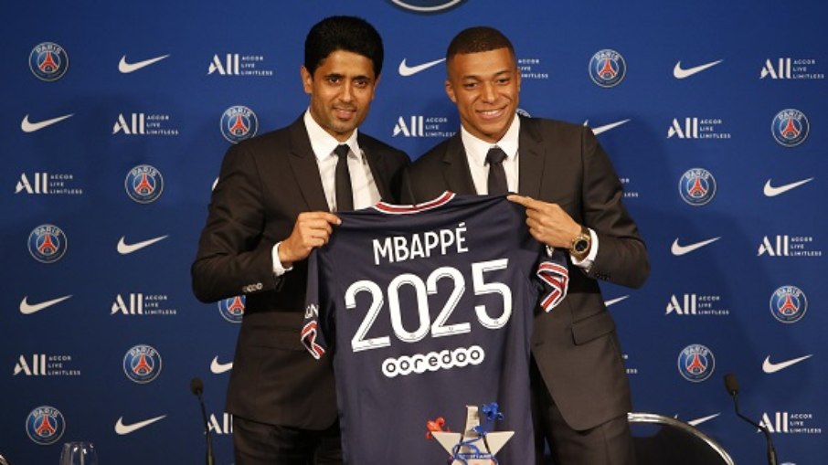 Nasser Al-Khelaifi e Mbappé viveram atritos recentemente Nasser Al-Khelaifi e Mbappé viveram atritos recentemente
