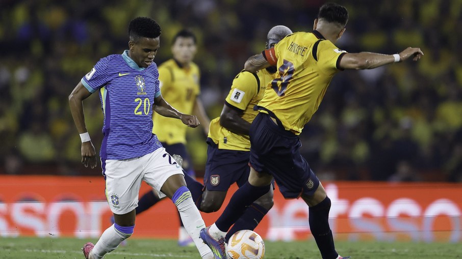 Brasil joga mal e empata com Equador na estreia de Ancelotti Brasil joga mal e empata com Equador na estreia de Ancelotti