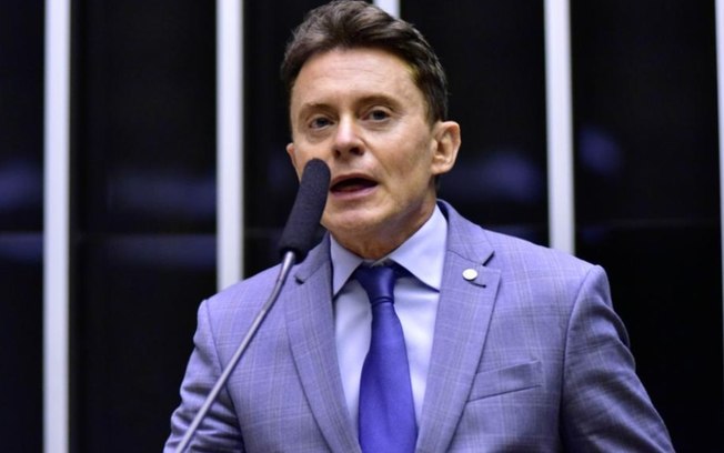 Deputado destina R$ 2,2 milhões para recapear ruas de condomínio onde mora, diz site Deputado destina R$ 2,2 milhões para recapear ruas de condomínio onde mora, diz site