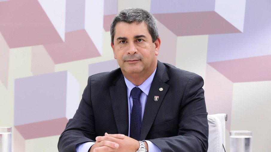 Coronel Tadeu é conhecido por sua atuação combativa na Câmara e envolvimento em polêmicas, como a destruição de uma placa antirracista em 2019.