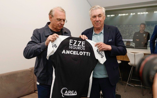 Ancelotti compareceu à partida entre Corinthians e Vitória Ancelotti compareceu à partida entre Corinthians e Vitória