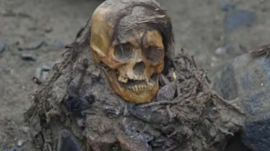 Múmia pré-inca é encontrada no Peru