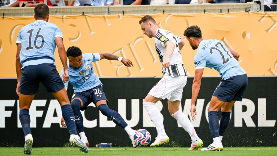 Com um golaço de Savinho, Manchester City goleia Juventus no Mundial Com um golaço de Savinho, Manchester City goleia Juventus no Mundial