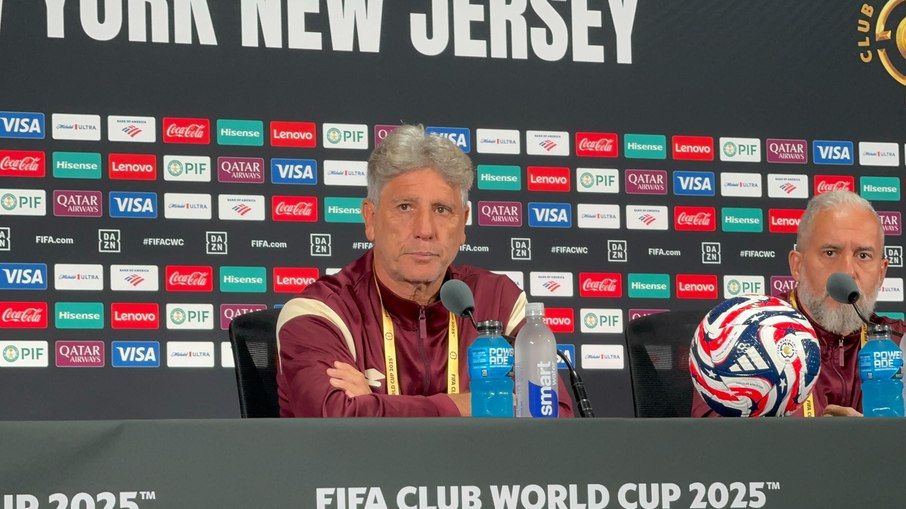 Cano titular? Renato Gaúcho revela plano para estreia no Mundial' Cano titular? Renato Gaúcho revela plano para estreia no Mundial