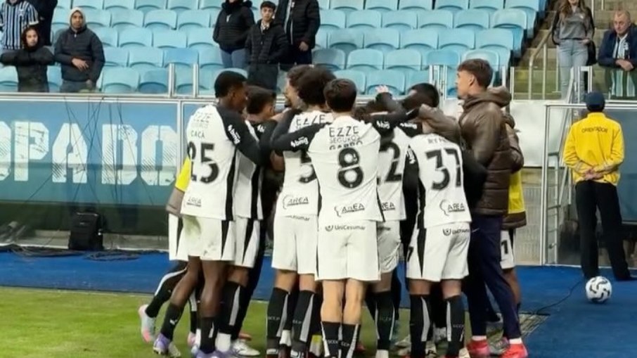 Com golaço de Bidon, Corinthians empata com Grêmio no Brasileirão Com golaço de Bidon, Corinthians empata com Grêmio no Brasileirão