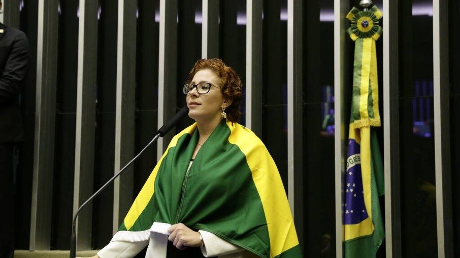 Carla Zambelli pode ser presa Carla Zambelli pode ser presa