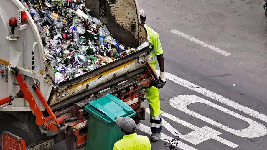 Mulher morre após trabalhar sob calor extremo em Barcelona