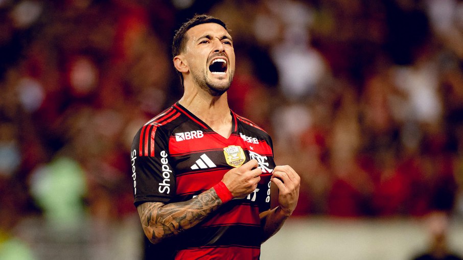 Arrascaeta marcou um dos gols da vitória do Flamengo sobre o Fortaleza por 5 a 0 Arrascaeta marcou um dos gols da vitória do Flamengo sobre o Fortaleza por 5 a 0
