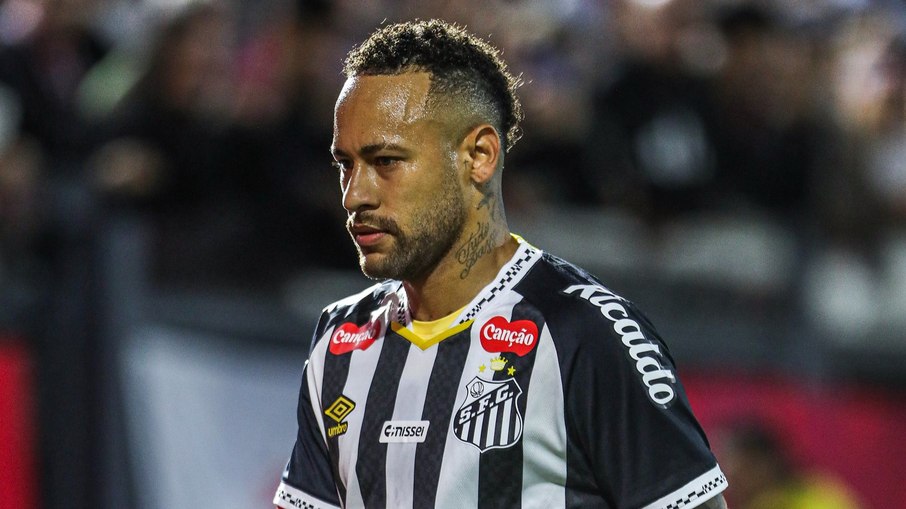 Neymar faz anúncio polêmico e torcedores reagem Neymar faz anúncio polêmico e torcedores reagem