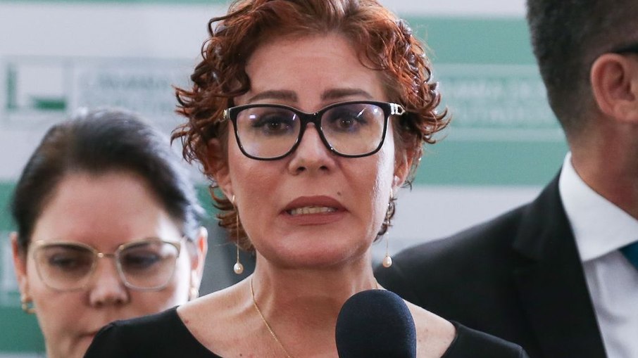 Deputada Carla Zambelli Deputada Carla Zambelli