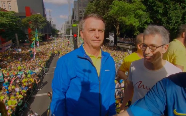 Assista ao vivo: ato na Avenida Paulista reúne milhares de pessoas em torno de Bolsonaro
