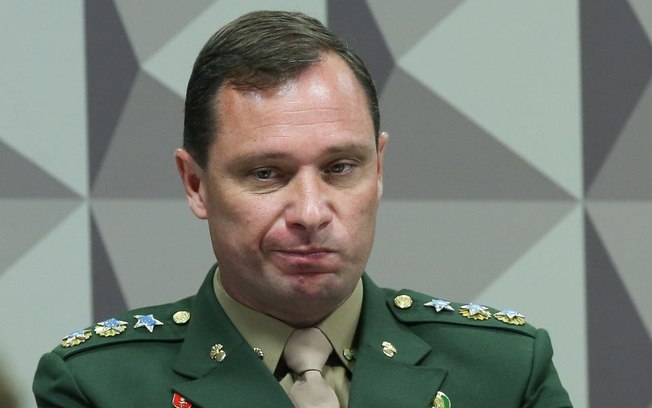 Cid confirma que Bolsonaro leu e alterou a minuta do golpe Cid confirma que Bolsonaro leu e alterou a minuta do golpe