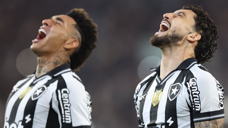 Em noite de despedida no Nilton Santos, Botafogo vence Ceará e entra no G6 do Brasileirão Em noite de despedida no Nilton Santos, Botafogo vence Ceará e entra no G6 do Brasileirão