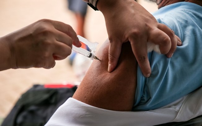 Brasilienses terão 50 pontos de vacinação disponíveis neste sábado (14) Brasilienses terão 50 pontos de vacinação disponíveis neste sábado (14)