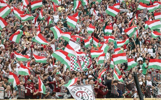 Fluminense domina Borussia Dortmund, mas falha no ataque e só empata Fluminense domina Borussia Dortmund, mas falha no ataque e só empata