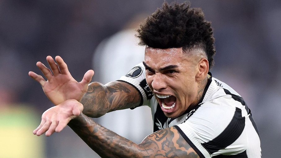 Igor Jesus está de saída do Botafogo rumo ao Nottingham Forest, mas jogará nesta quarta