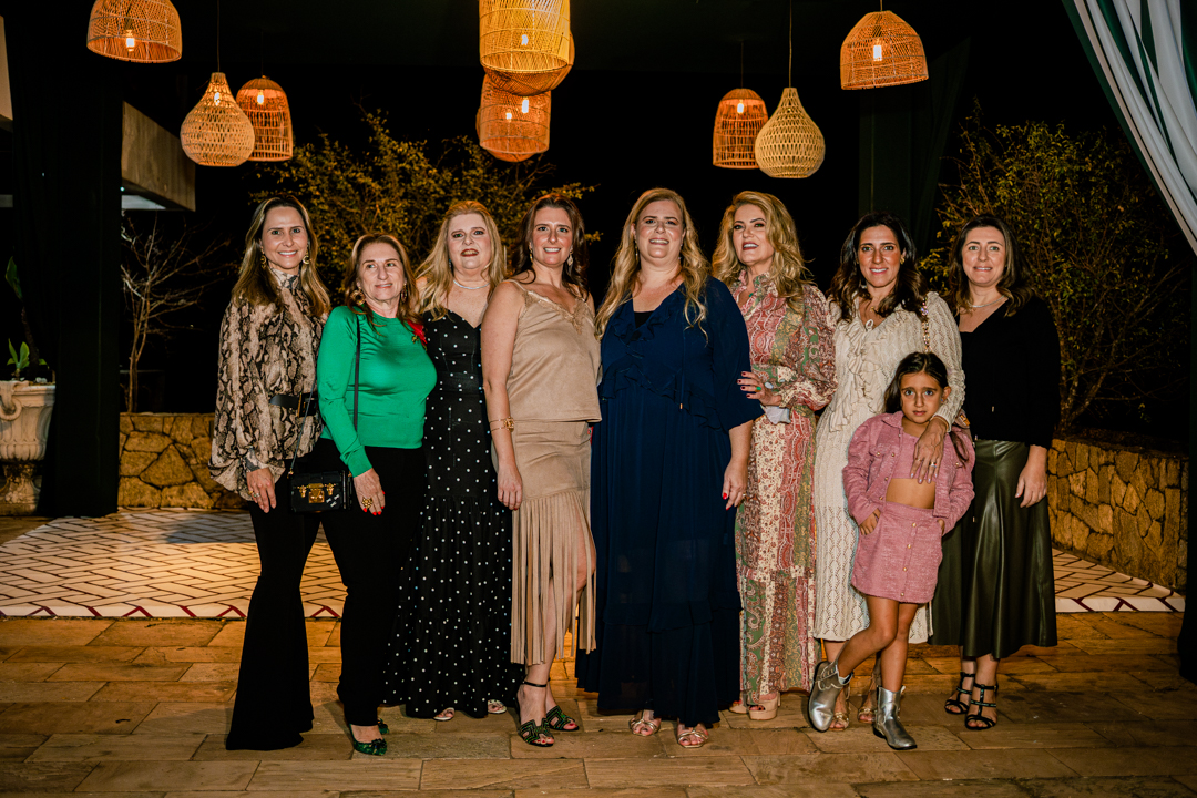 Beth, Isa e amigas de três gerações
