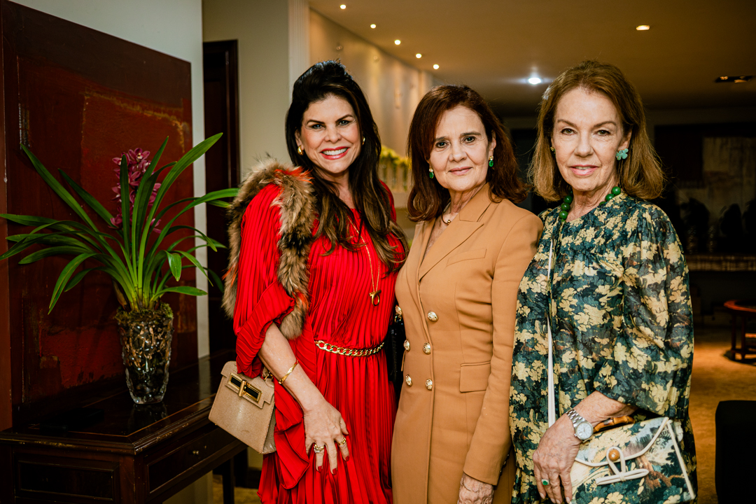 Janine Brito, Mônica Oliveira e Theresa Neves