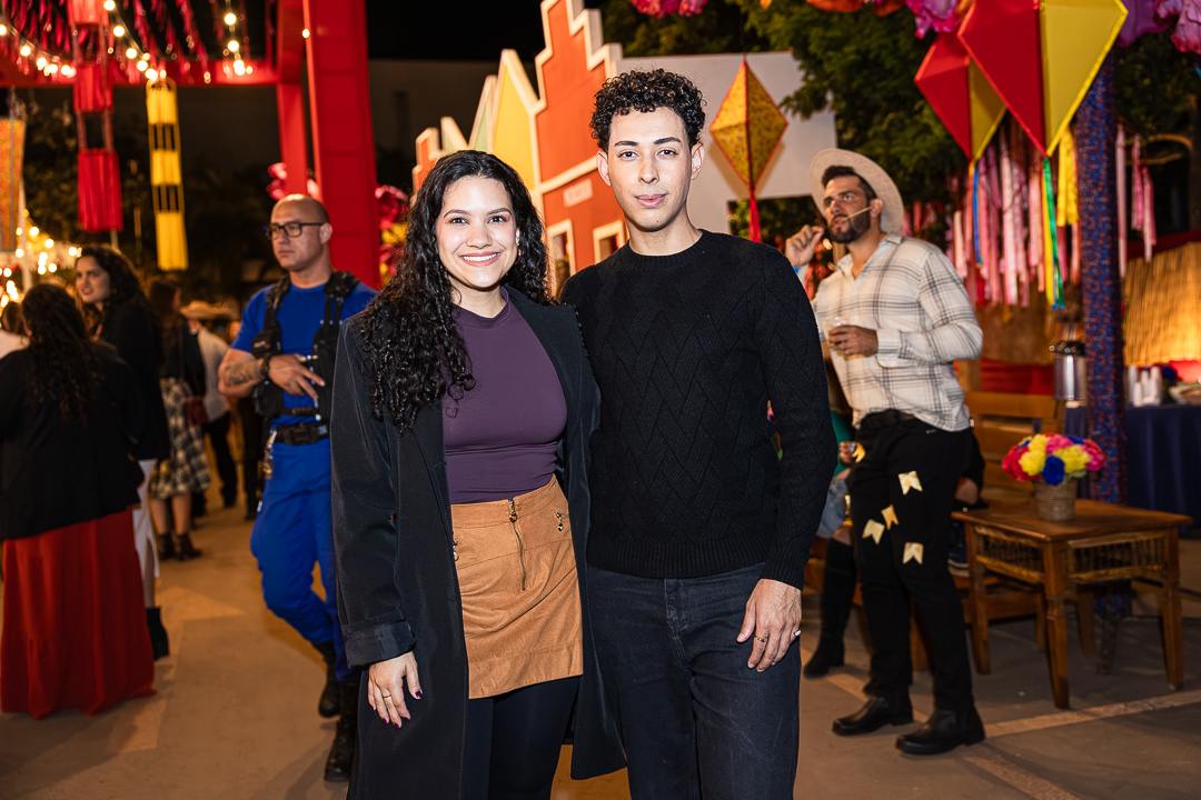 Júlia da Cruz e Lucas Lelis