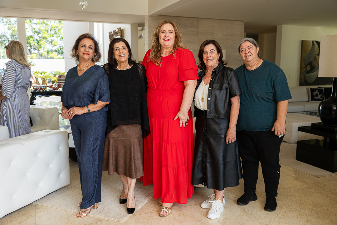 Nahla Yahya, Liana Fayad, Norma Merheb Defeo, Maria Hajjar e Cristiane Hajjar