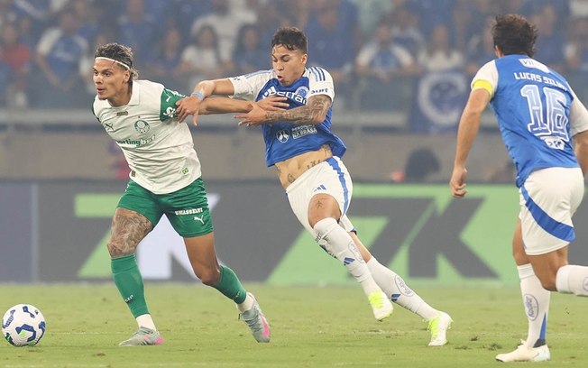 Com dois gols em três minutos, Cruzeiro derrota o Palmeiras e assume vice-liderança Com dois gols em três minutos, Cruzeiro derrota o Palmeiras e assume vice-liderança