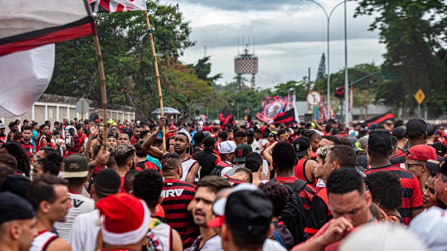 Torcida se despedindo do elenco flamenguista antes da final da Libertadores de 2019 Torcida se despedindo do elenco flamenguista antes da final da Libertadores de 2019
