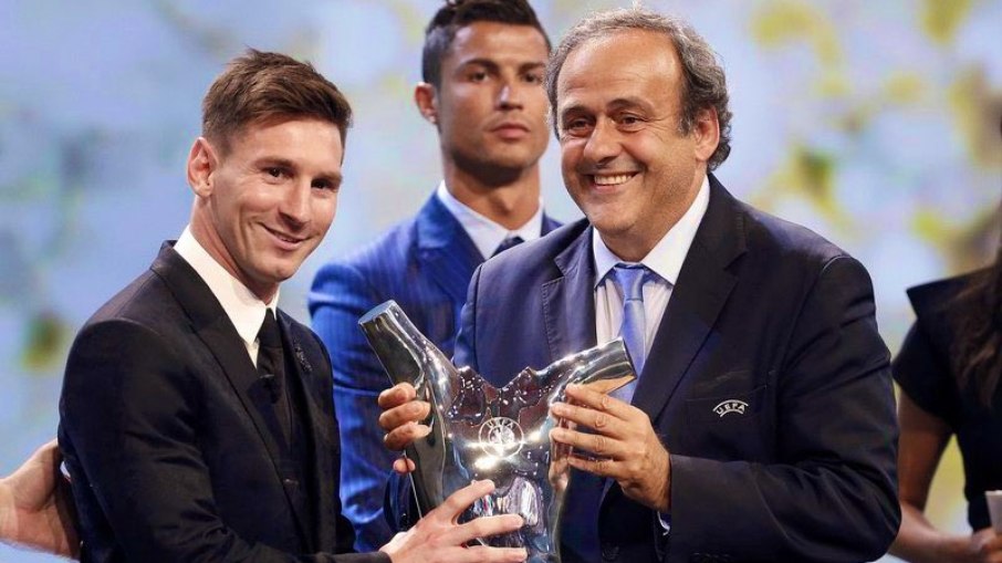 Jogaria com Messi? Cristiano Ronaldo responde pergunta polêmica Jogaria com Messi? Cristiano Ronaldo responde pergunta polêmica