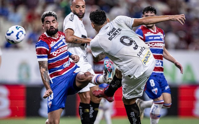 Santos supera Fortaleza com gol nos acréscimos e respira fora da zona Santos supera Fortaleza com gol nos acréscimos e respira fora da zona