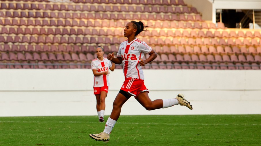 Internacional e América-MG duelam em partida válida pela 13ª rodada do Brasileirão Feminino