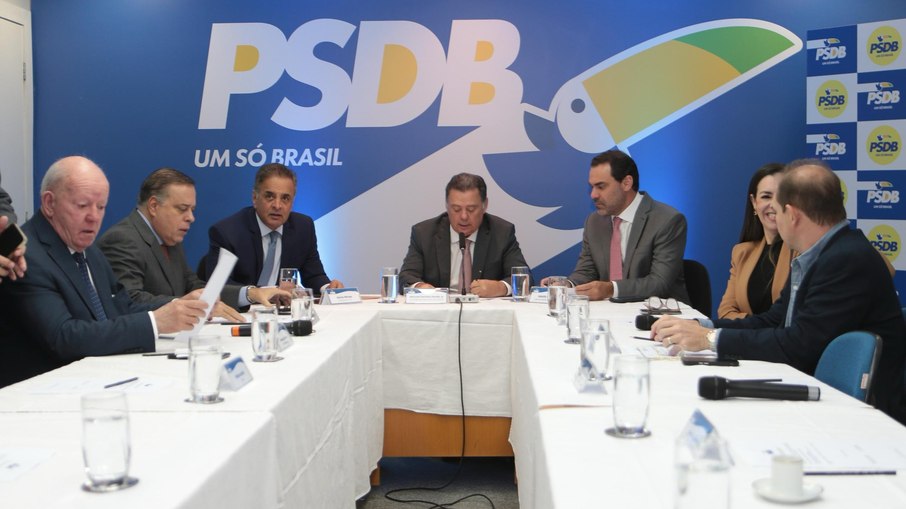 Lideranças nacionais do PSDB foram favoráveis ao início da fusão com o Podemos