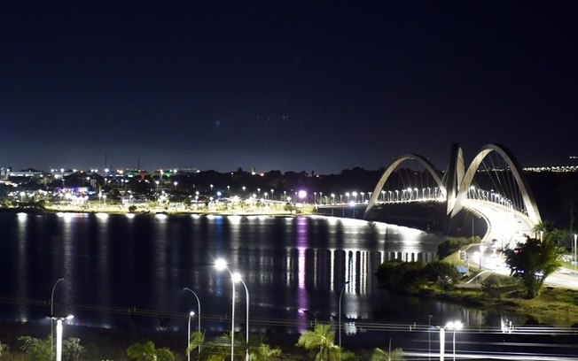 CEB IPes conclui obras de manutenção da iluminação da Ponte JK CEB IPes conclui obras de manutenção da iluminação da Ponte JK