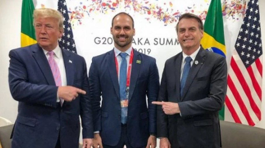 Com articulação de Eduardo Bolsonaro, Trump impôs tarifas aos produtos brasileiros Com articulação de Eduardo Bolsonaro, Trump impôs tarifas aos produtos brasileiros