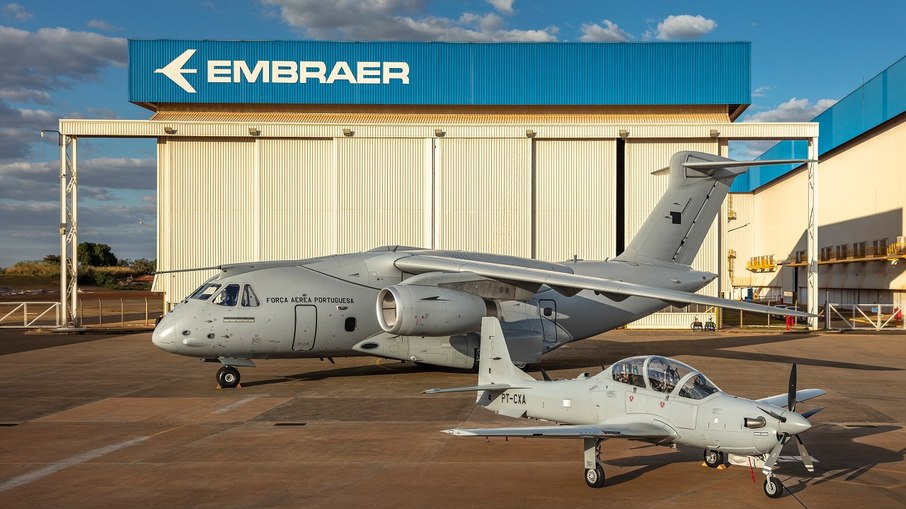 A Embraer é responsável pelo desenvolvimento, fabricação e comercialização de aeronaves nos setores comercial, executivo, agrícola e de defesa A Embraer é responsável pelo desenvolvimento, fabricação e comercialização de aeronaves nos setores comercial, executivo, agrícola e de defesa